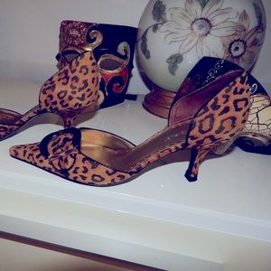 Classic suede shoes, size 7.5 (37.5)